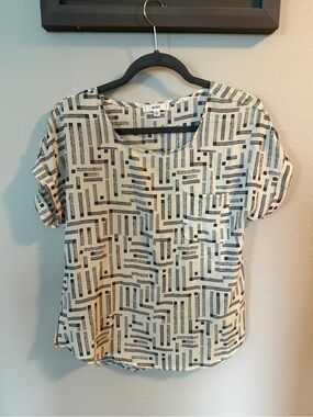 MINE Cream and Black Geometric Short Sleeve Top